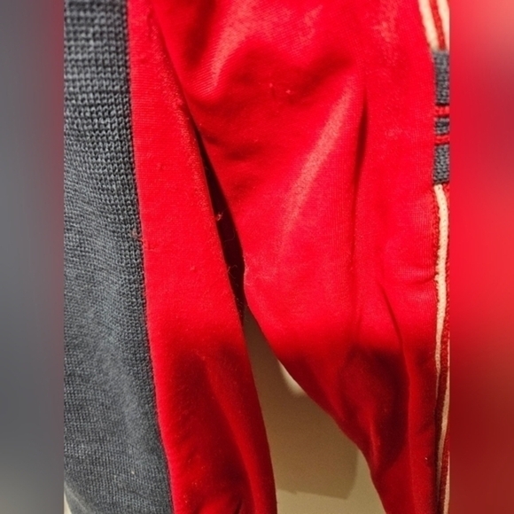 Ramos Padded Sweater READ DESCRIPTION - Picture 3 of 16